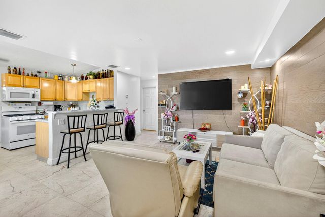 2673 NW 59th Ave, Margate, FL 33063