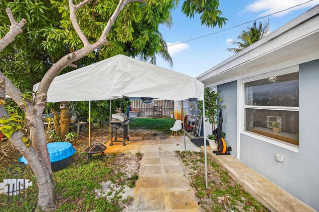 2673 NW 59th Ave, Margate, FL 33063