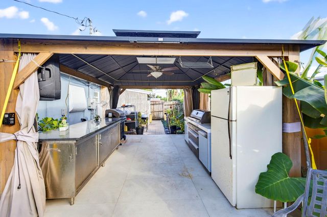 2673 NW 59th Ave, Margate, FL 33063