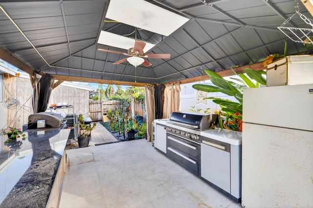 2673 NW 59th Ave, Margate, FL 33063