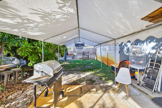 2673 NW 59th Ave, Margate, FL 33063