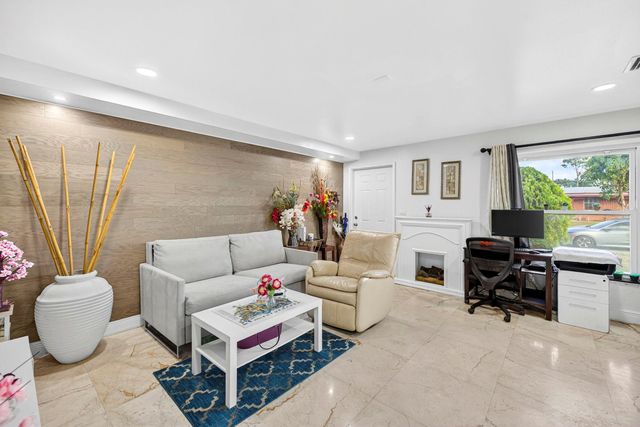 2673 NW 59th Ave, Margate, FL 33063