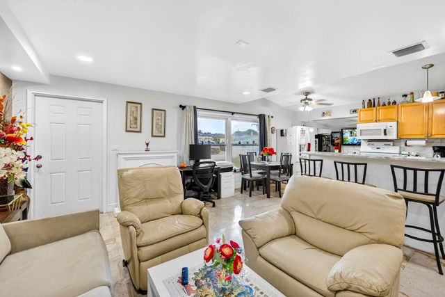 2673 NW 59th Ave, Margate, FL 33063