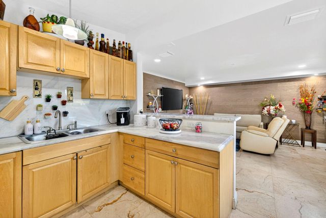 2673 NW 59th Ave, Margate, FL 33063