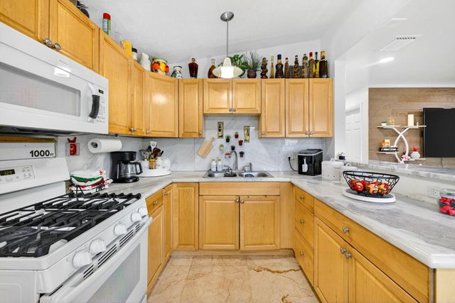 2673 NW 59th Ave, Margate, FL 33063