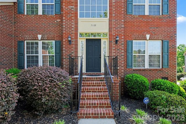 7608 Clarke Ridge Court, Charlotte, NC 28269