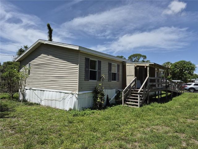 7616 Marx DR, North Fort Myers, FL 33917