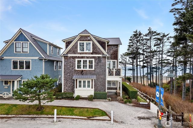 78 Pacifica Lane, Pacific Beach, WA 98571