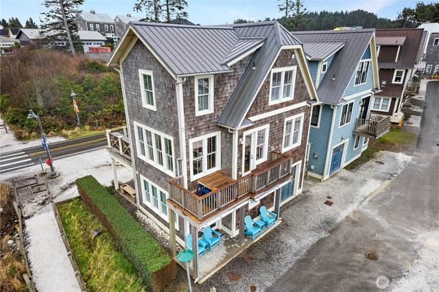 78 Pacifica Lane, Pacific Beach, WA 98571