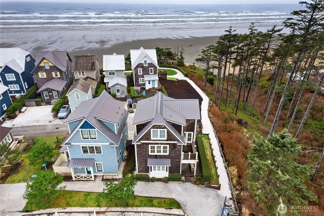 78 Pacifica Lane, Pacific Beach, WA 98571