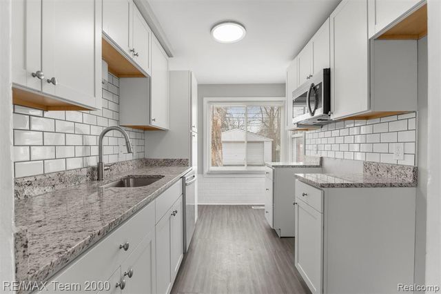 23245 Annapolis Street, Dearborn Heights, MI 48125