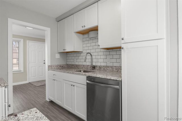 23245 Annapolis Street, Dearborn Heights, MI 48125