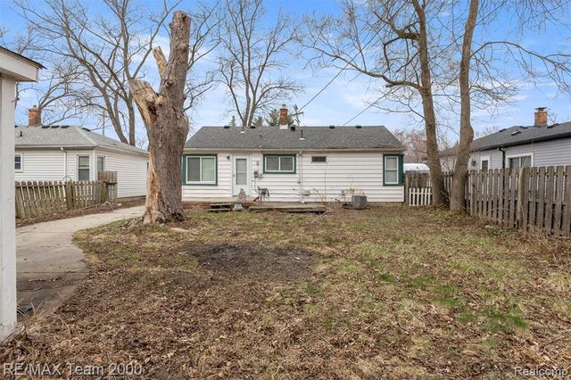 23245 Annapolis Street, Dearborn Heights, MI 48125