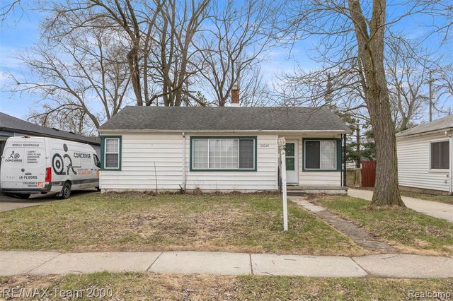 23245 Annapolis Street, Dearborn Heights, MI 48125