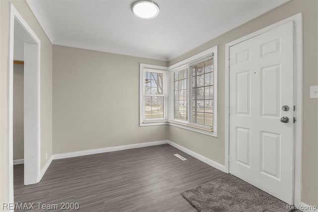 23245 Annapolis Street, Dearborn Heights, MI 48125