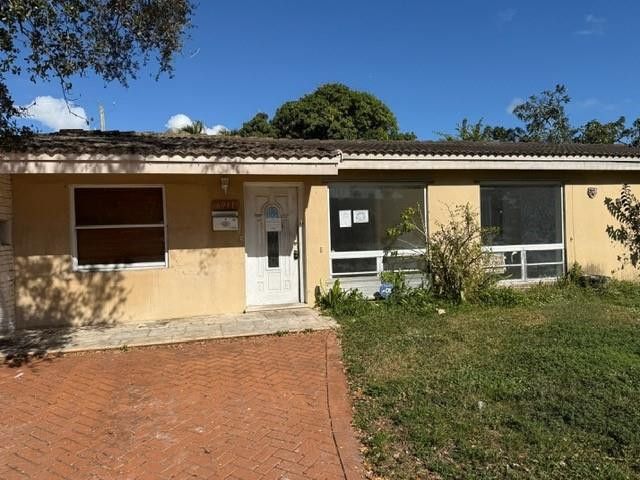 6911 Harding Street, Hollywood, FL 33024