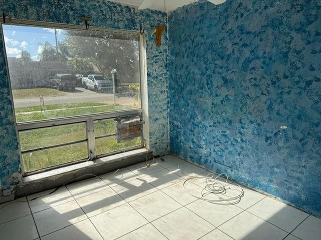 6911 Harding Street, Hollywood, FL 33024