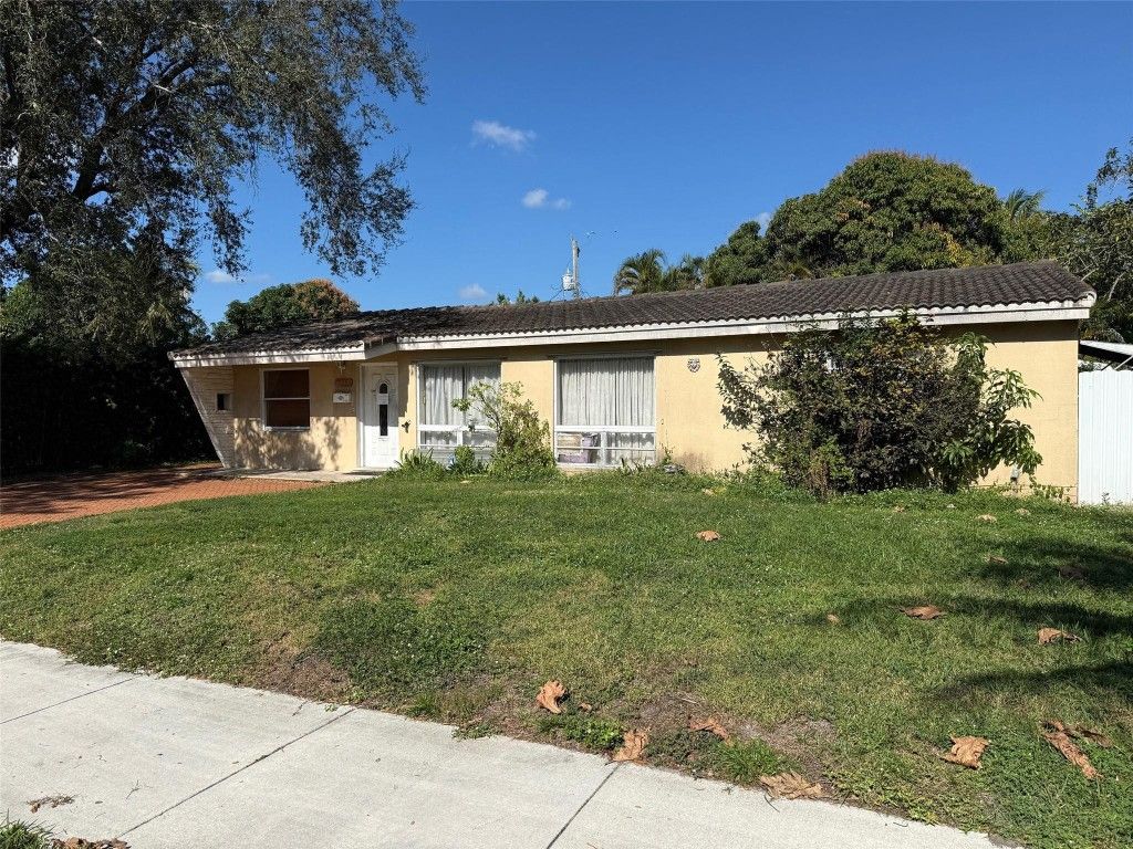 6911 Harding Street, Hollywood, FL 33024