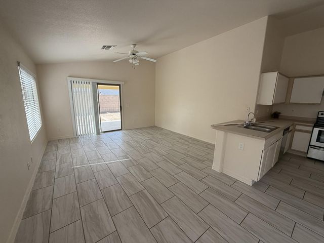 8563 W Mission Lane, Peoria, AZ 85345