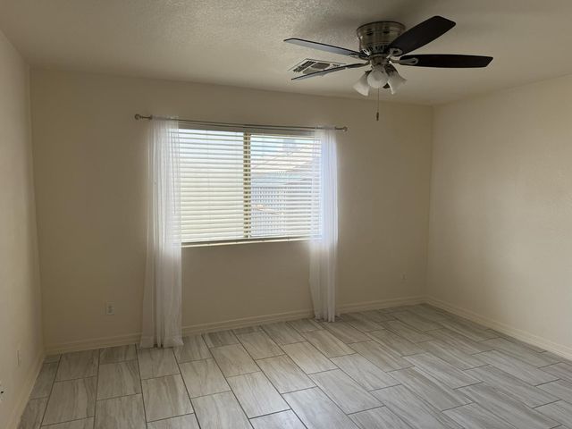 8563 W Mission Lane, Peoria, AZ 85345