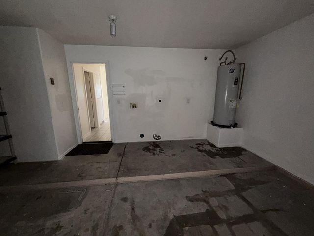 8563 W Mission Lane, Peoria, AZ 85345