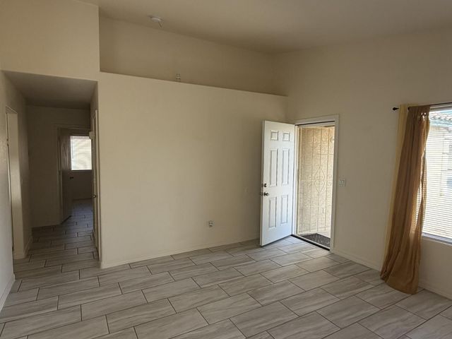 8563 W Mission Lane, Peoria, AZ 85345