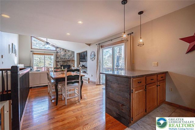 41 Longfellow Circle, Penn Forest Twp, PA 18210