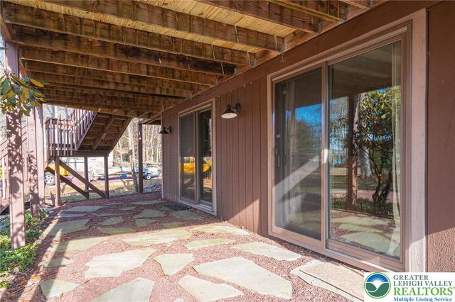 41 Longfellow Circle, Penn Forest Twp, PA 18210