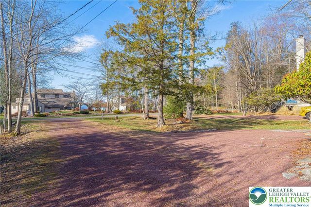 41 Longfellow Circle, Penn Forest Twp, PA 18210