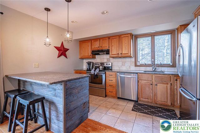 41 Longfellow Circle, Penn Forest Twp, PA 18210