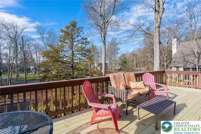 41 Longfellow Circle, Penn Forest Twp, PA 18210