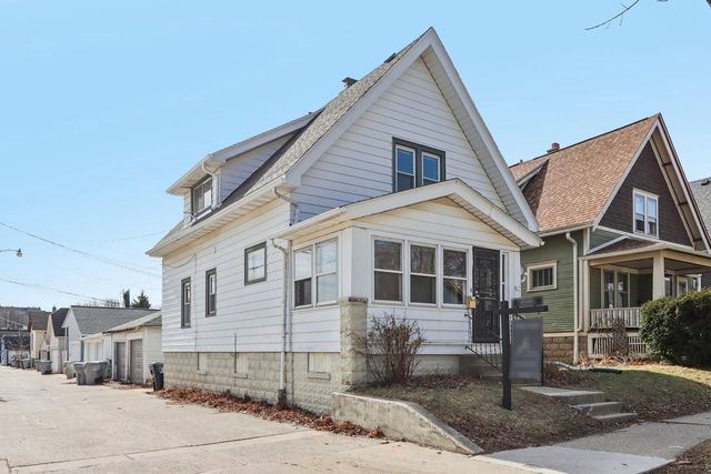 817 E Otjen STREET, Milwaukee, WI 53207