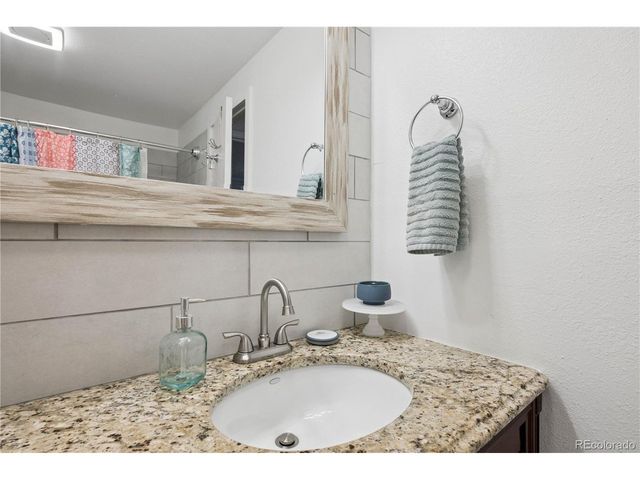 1370 Estes St 102, Lakewood, CO 80215