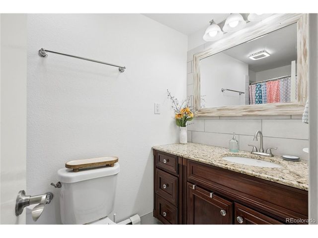 1370 Estes St 102, Lakewood, CO 80215