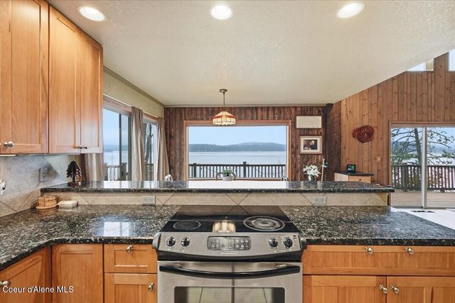 2395 S Silver Beach Road, Coeur D'alene, ID 83814