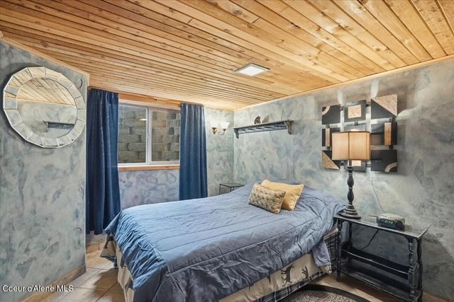 2395 S Silver Beach Road, Coeur D'alene, ID 83814