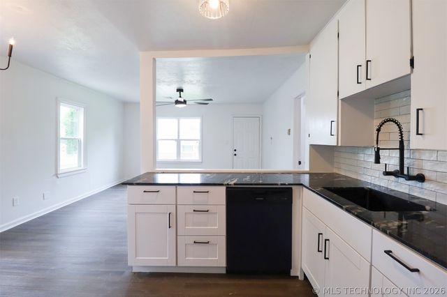 1008 E King Place, Tulsa, OK 74106