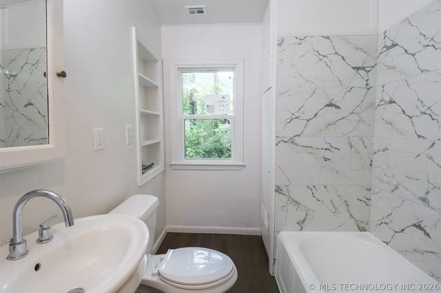 1008 E King Place, Tulsa, OK 74106