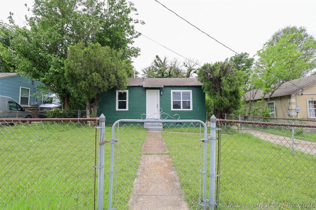 1008 E King Place, Tulsa, OK 74106