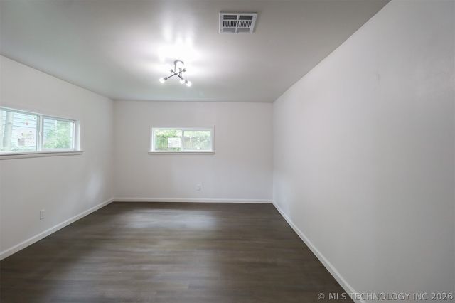 1008 E King Place, Tulsa, OK 74106