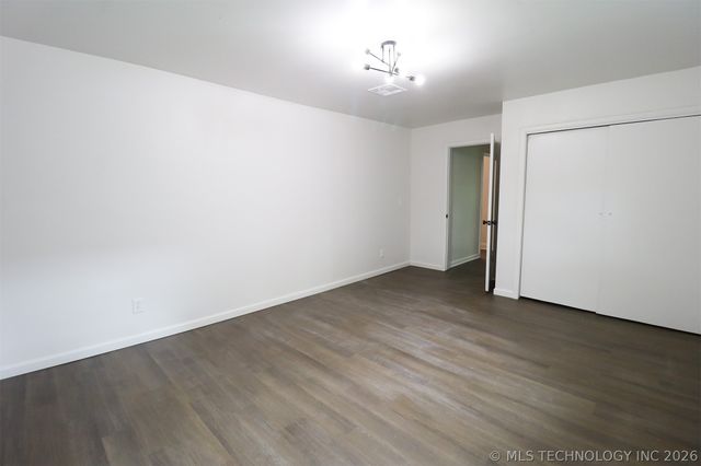 1008 E King Place, Tulsa, OK 74106