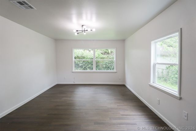 1008 E King Place, Tulsa, OK 74106