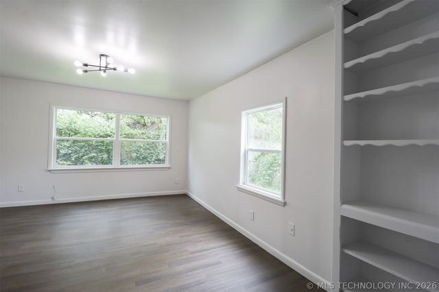 1008 E King Place, Tulsa, OK 74106