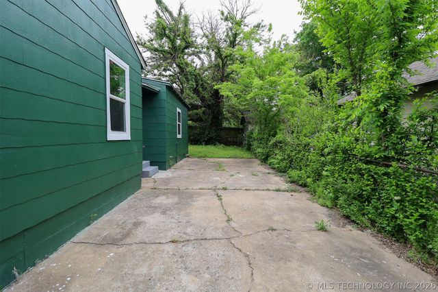 1008 E King Place, Tulsa, OK 74106