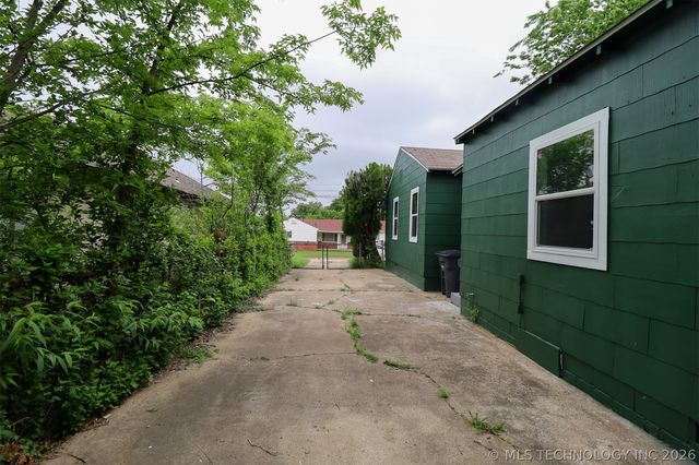 1008 E King Place, Tulsa, OK 74106