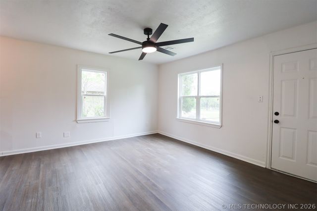 1008 E King Place, Tulsa, OK 74106