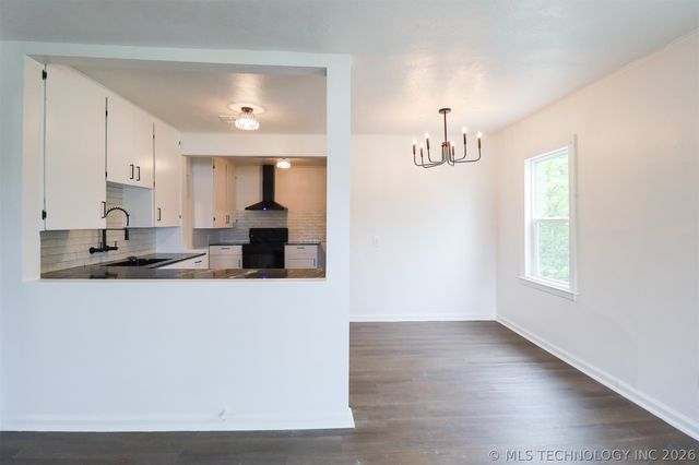 1008 E King Place, Tulsa, OK 74106