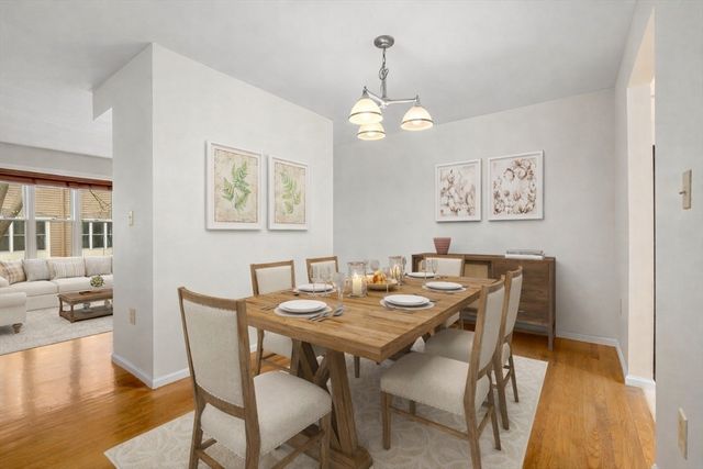 6 Locust Ln 2, Watertown, MA 02472