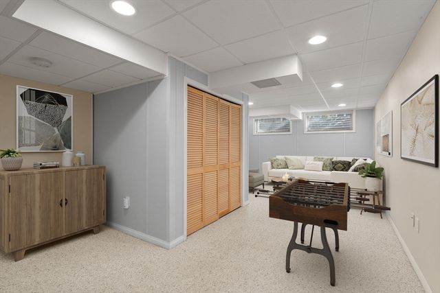 6 Locust Ln 2, Watertown, MA 02472