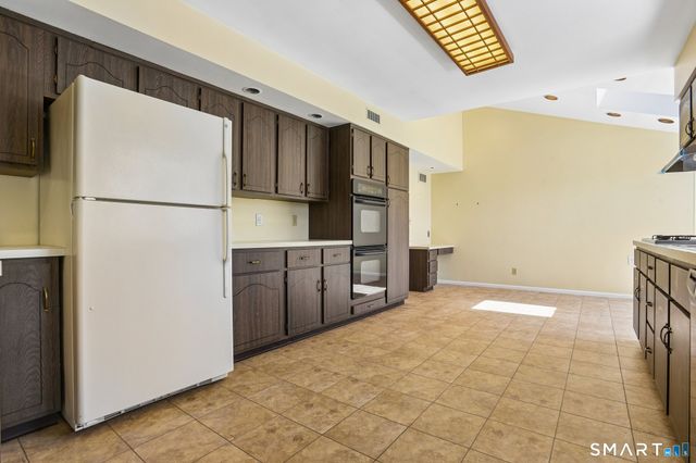 104 Knollwood Drive, New Haven, CT 06515